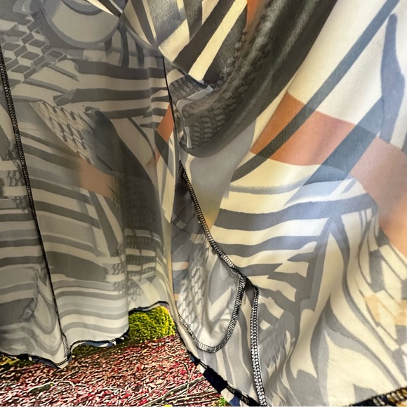 Long sleeves Tan Asymmetrical print Dress/Top Carole Christian Los Angeles small - Picture 4 of 10